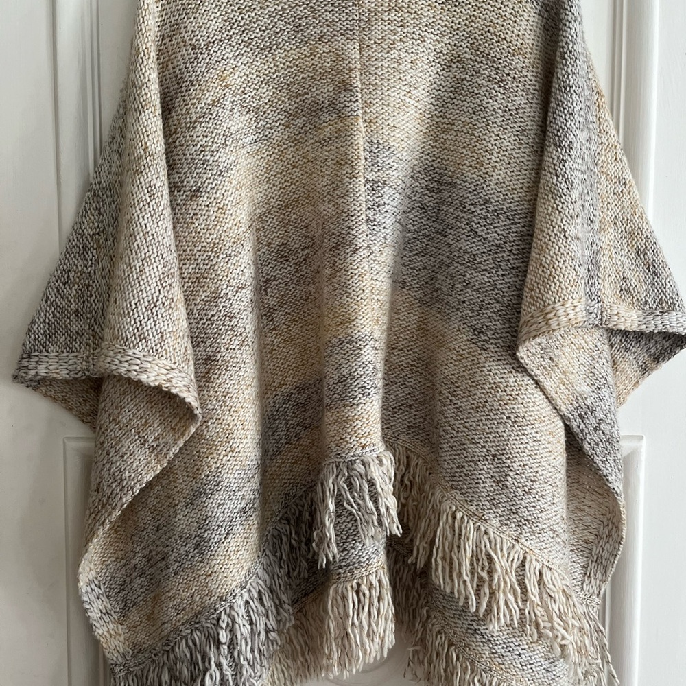 Joie Cream and Gray Poncho/ Knit Wrap xxs-s
